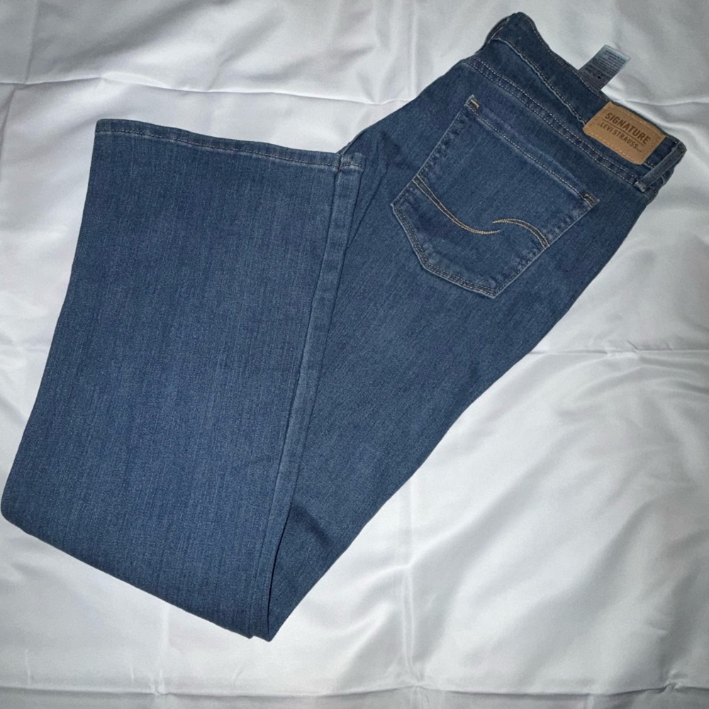 Signature by Levi Strauss Mid-Rise Bootcut Jeans